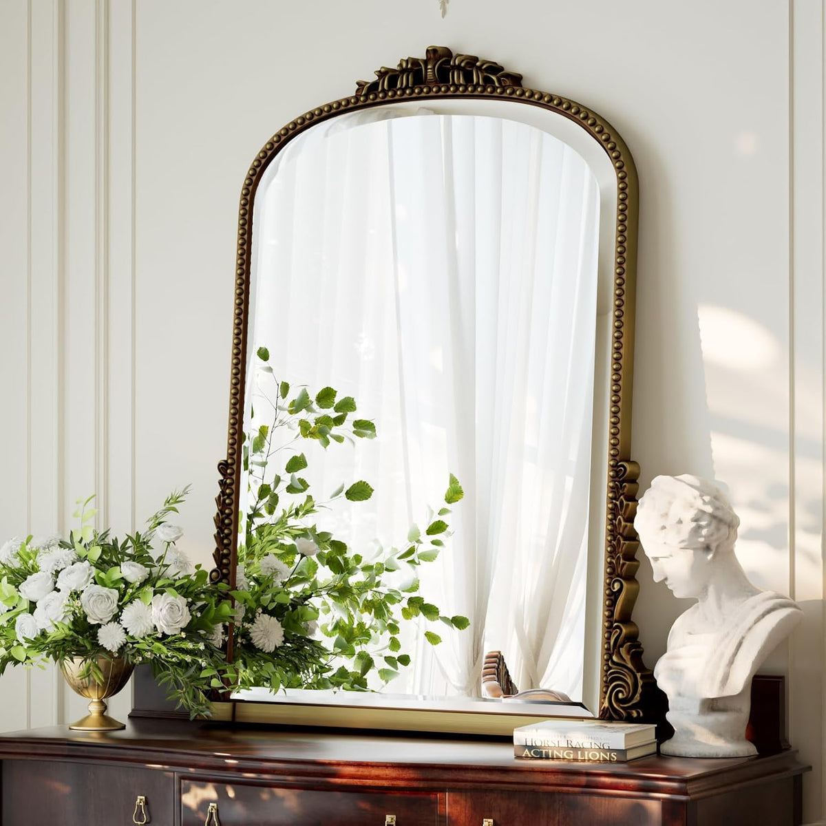 24"×32" Gold Arched Wall Mirror with Vintage Carving